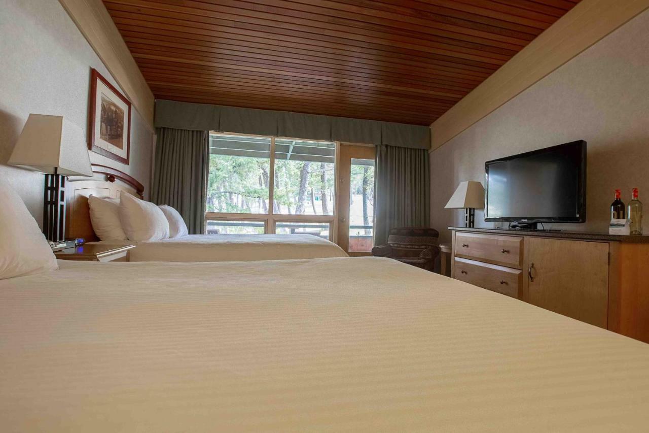 Fairmont Hot Springs Resort Екстер'єр фото