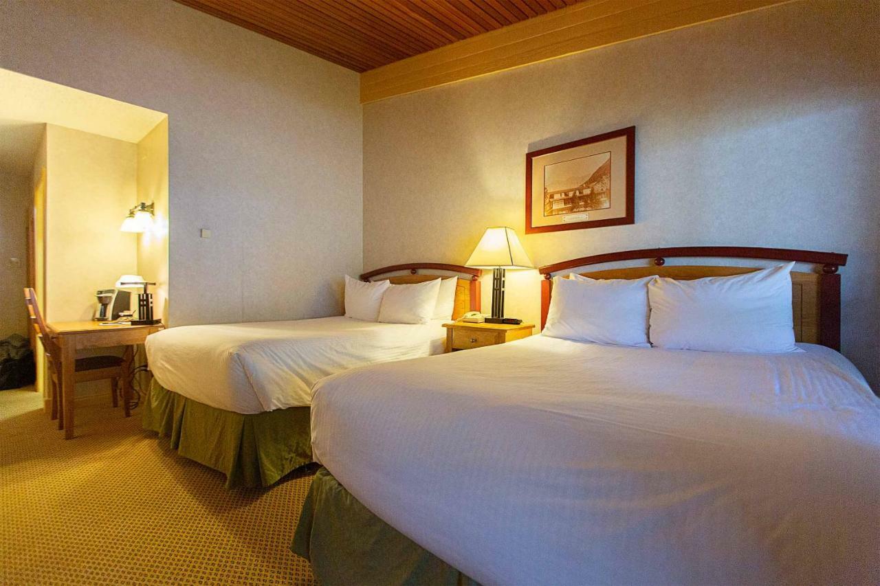 Fairmont Hot Springs Resort Екстер'єр фото