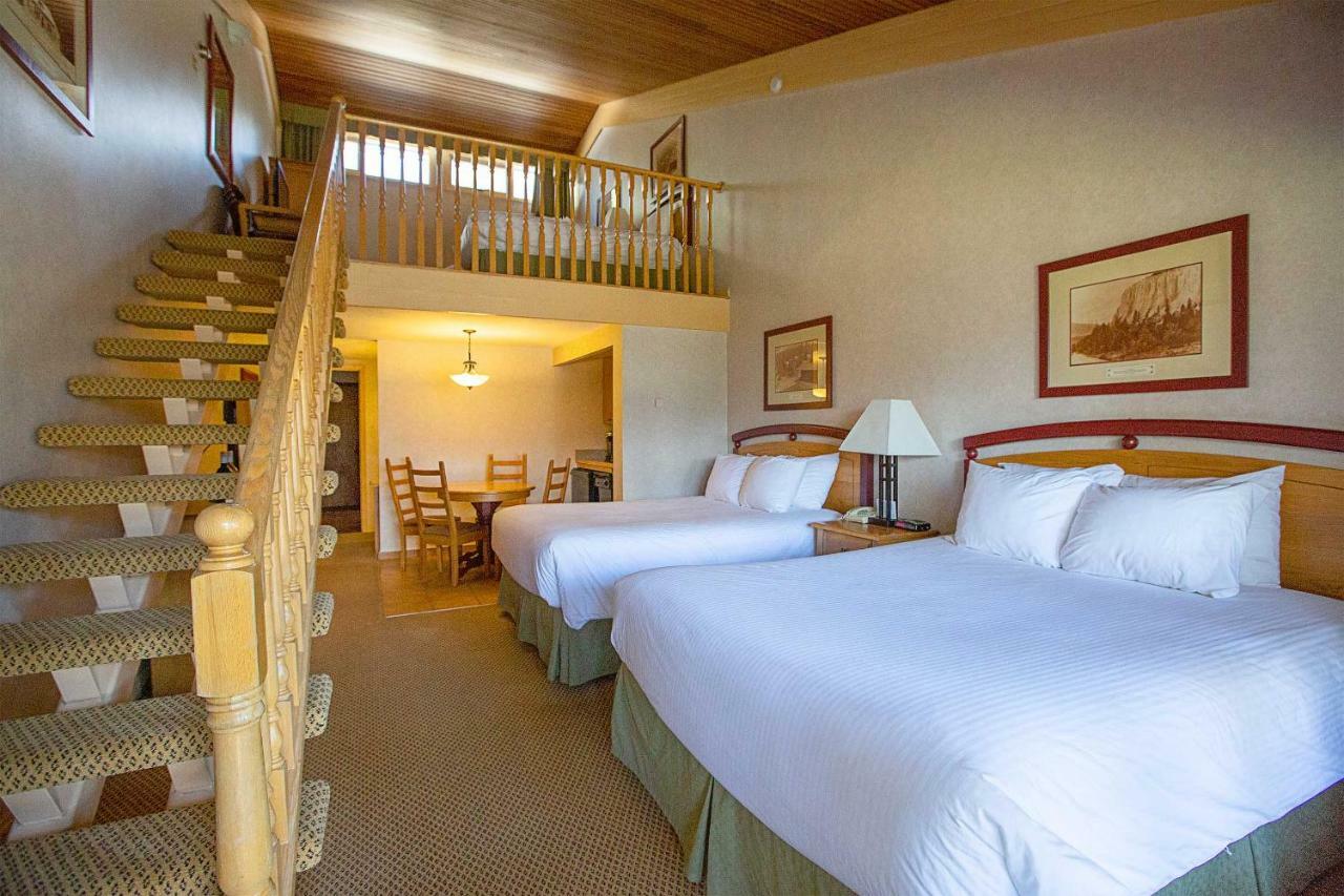 Fairmont Hot Springs Resort Екстер'єр фото